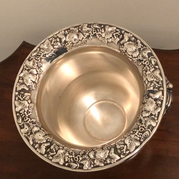 Vintage Champagne Wine Bucket Grape Vine and Leaves Repousse Silverplate - Picture 9 of 15